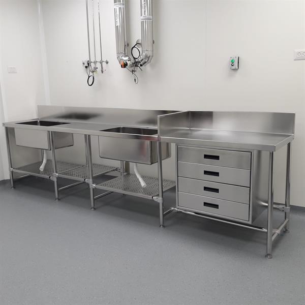 Custom Cleanroom Sinks